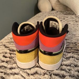 Jordan Air Force 1 Mids